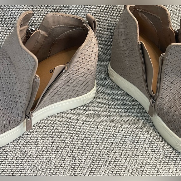 Torrid Beige Wedges with Stylish Comfort - Picture 16 of 16